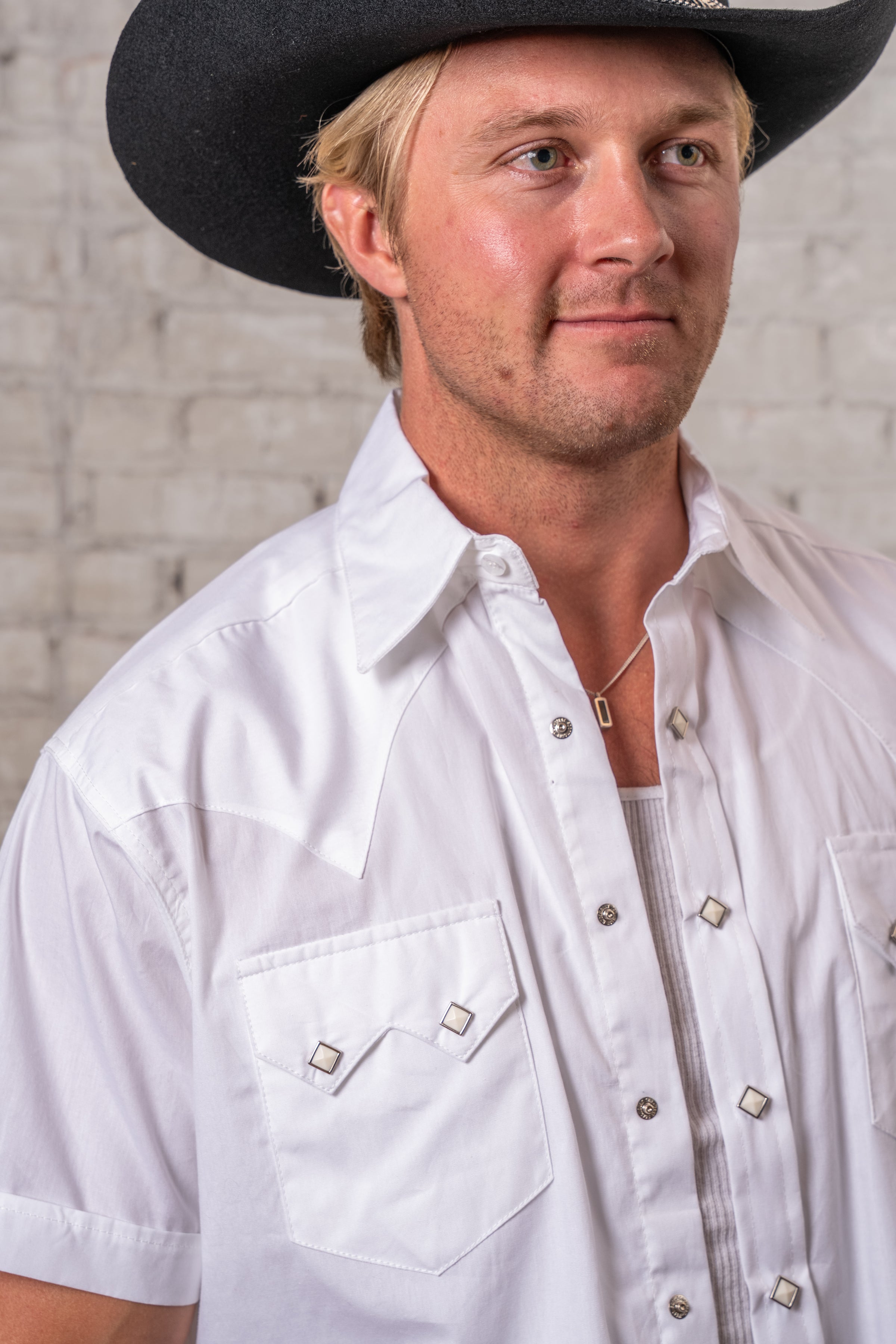 Men's Solid White Cotton Blend Short Sleeve Western Shirt
