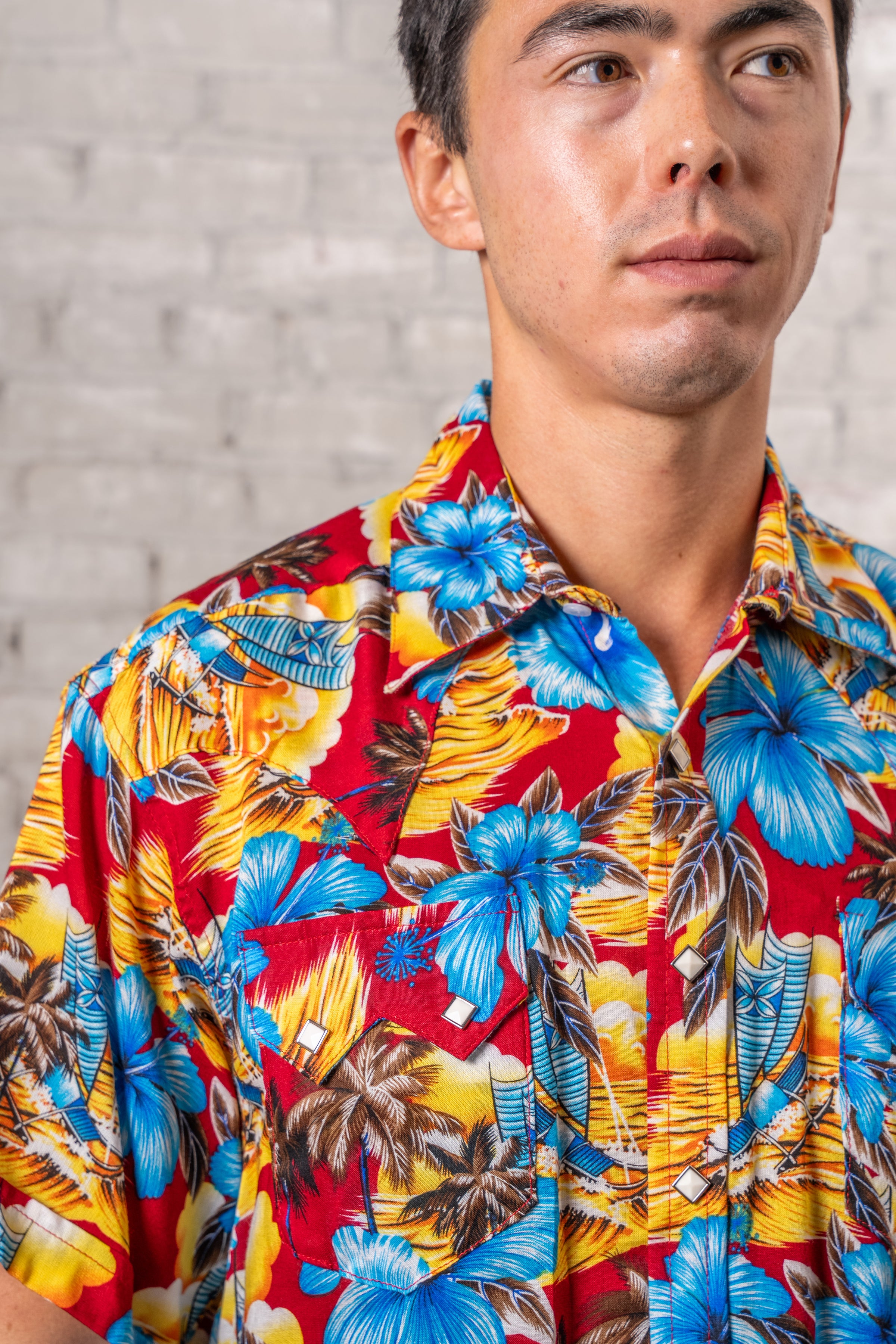Men’s Short Sleeve Hawaiian Print Western Shirt in Red
