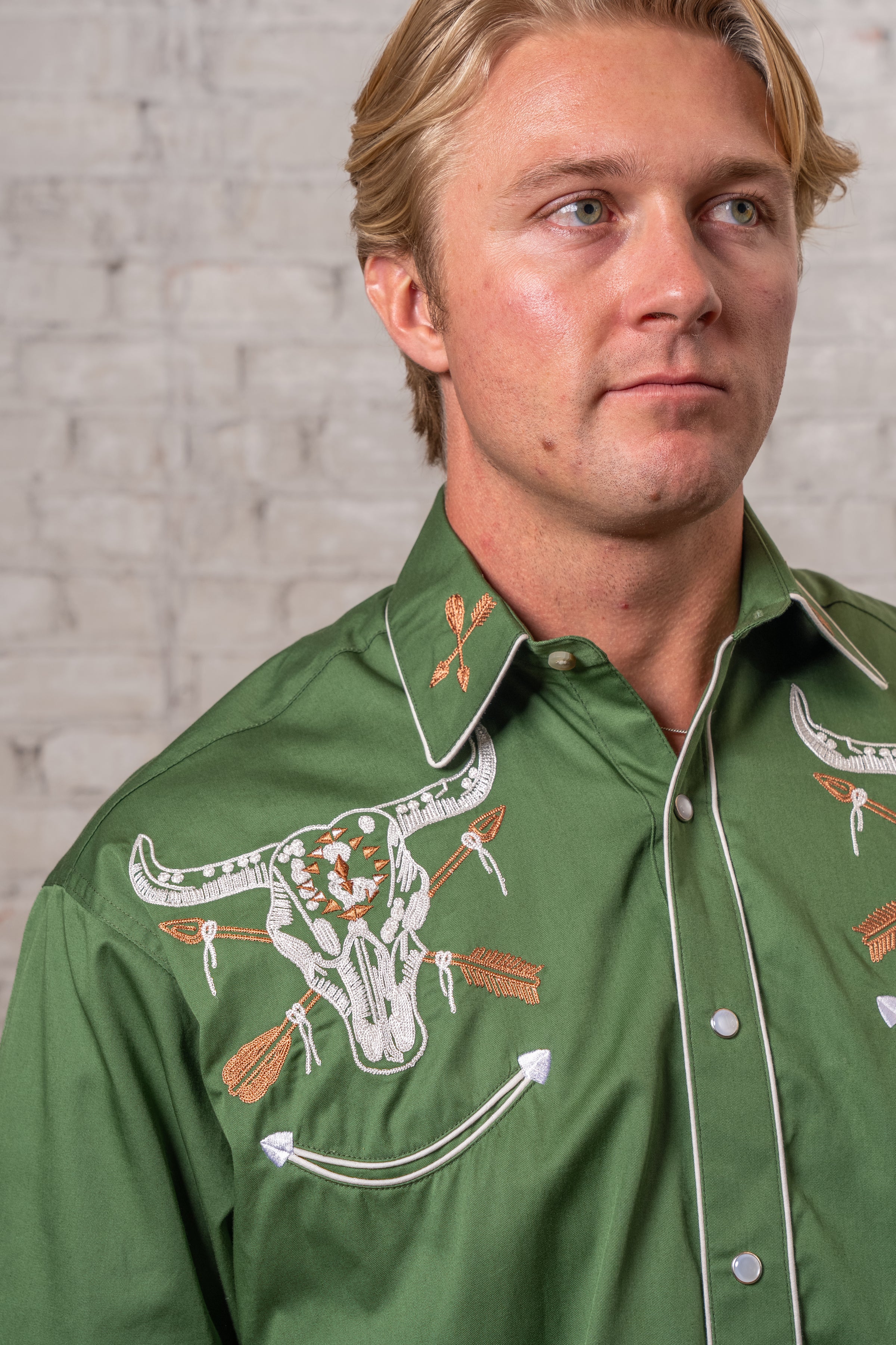 Men’s Vintage Green Steer Skull & Arrow Chain Stitch Embroidered Western Shirt