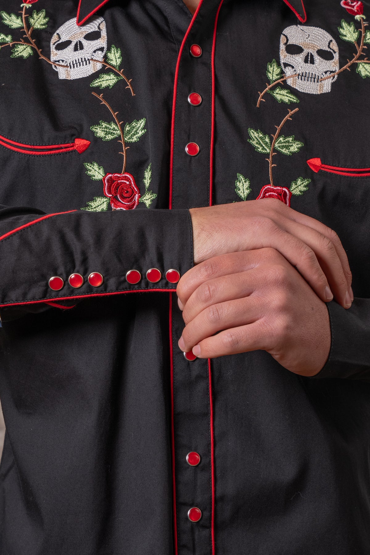 Men’s Skulls & Roses Vintage Embroidered Western Shirt