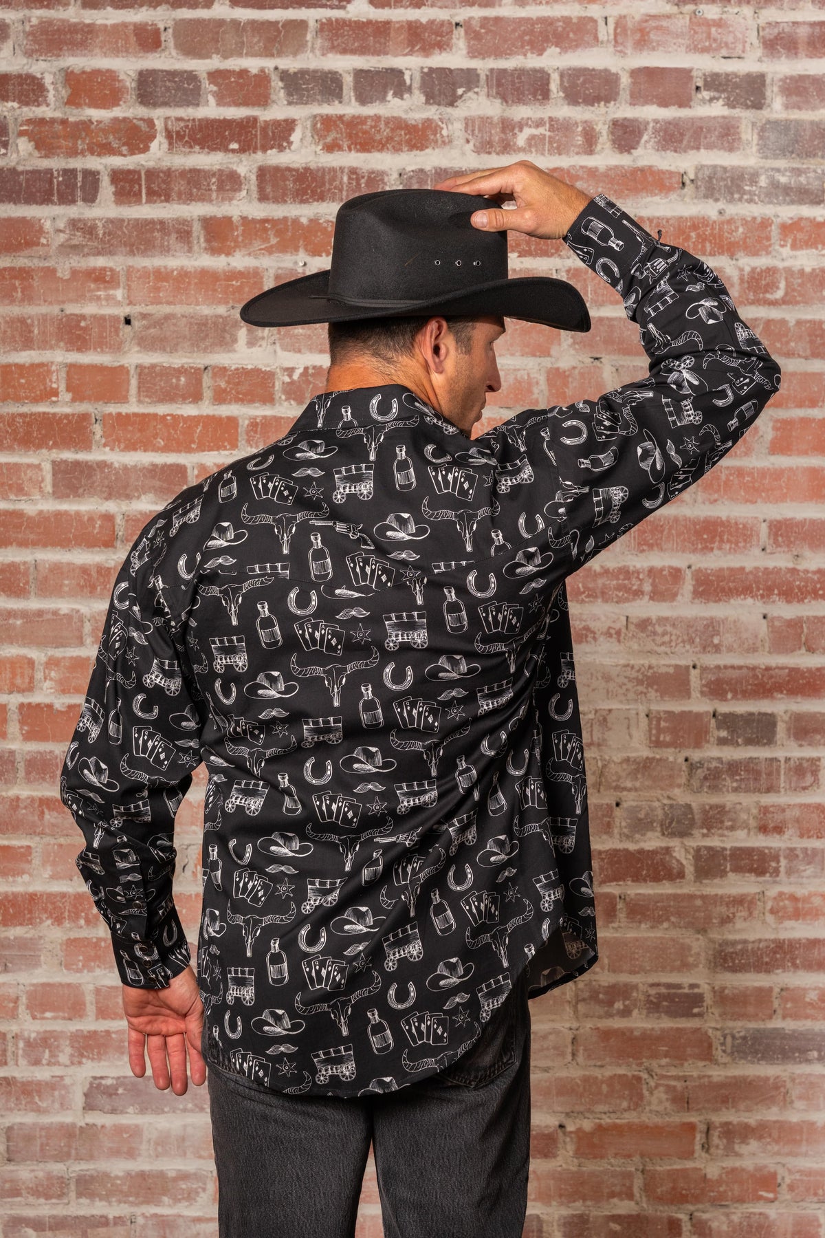 Men's Vintage Black Hat Horse Shoe Card Western Print Rockmount Ranch Wear cowboy shirt with flap pockets and snaps