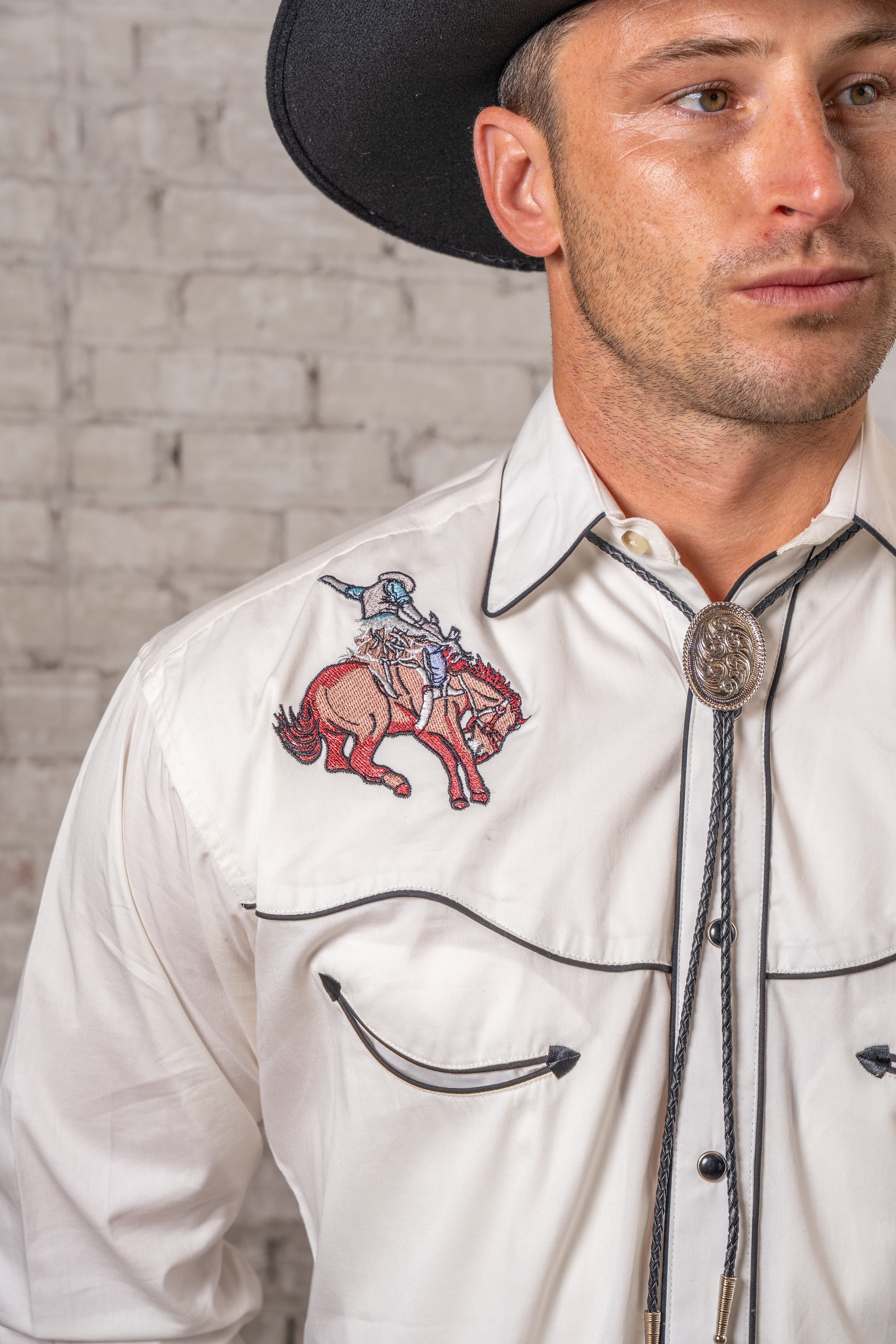 Men's Ivory Iconic Bronc Embroidery Western Shirt
