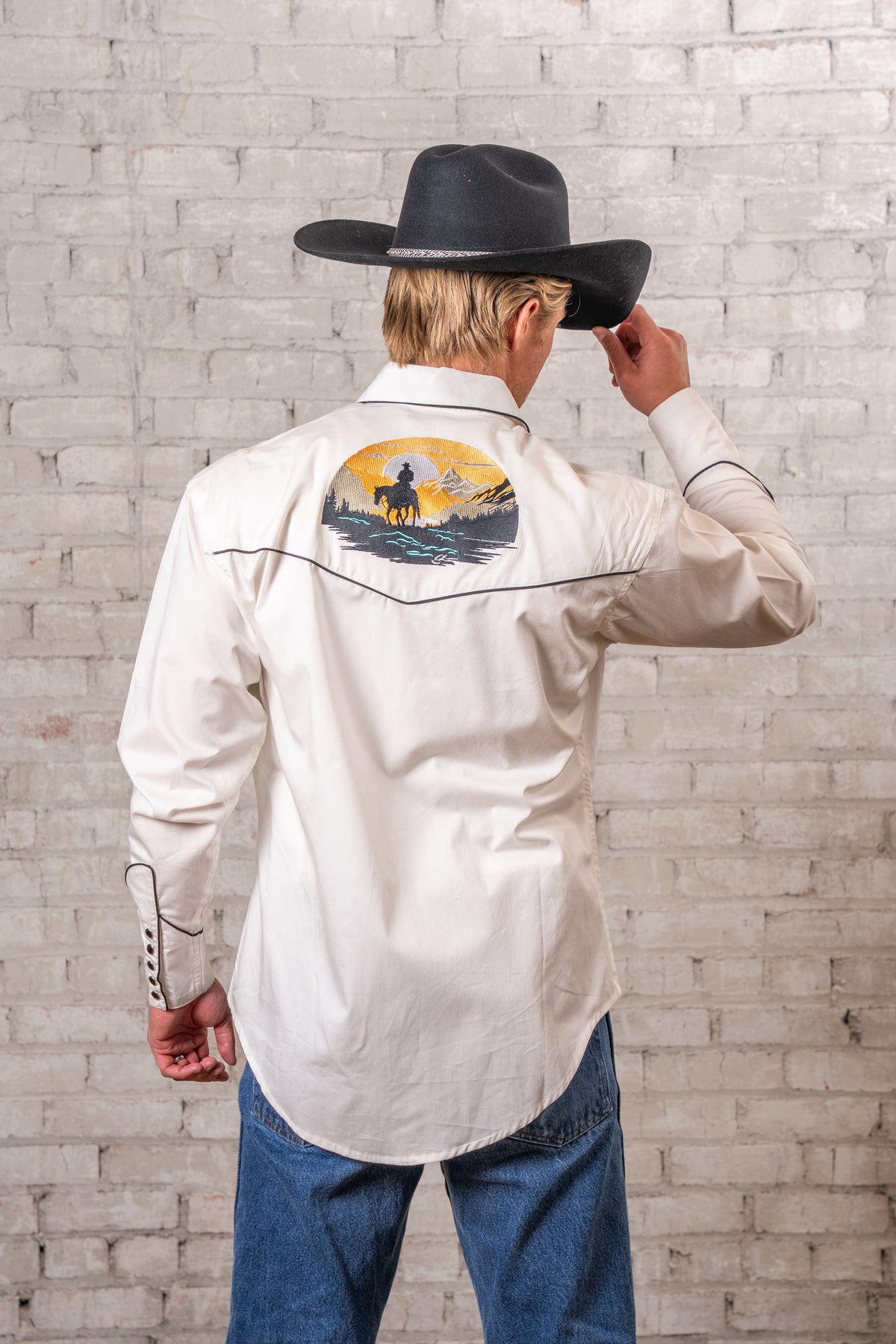 Men's Ivory Cowboy Sunset Embroidery Western Shirt