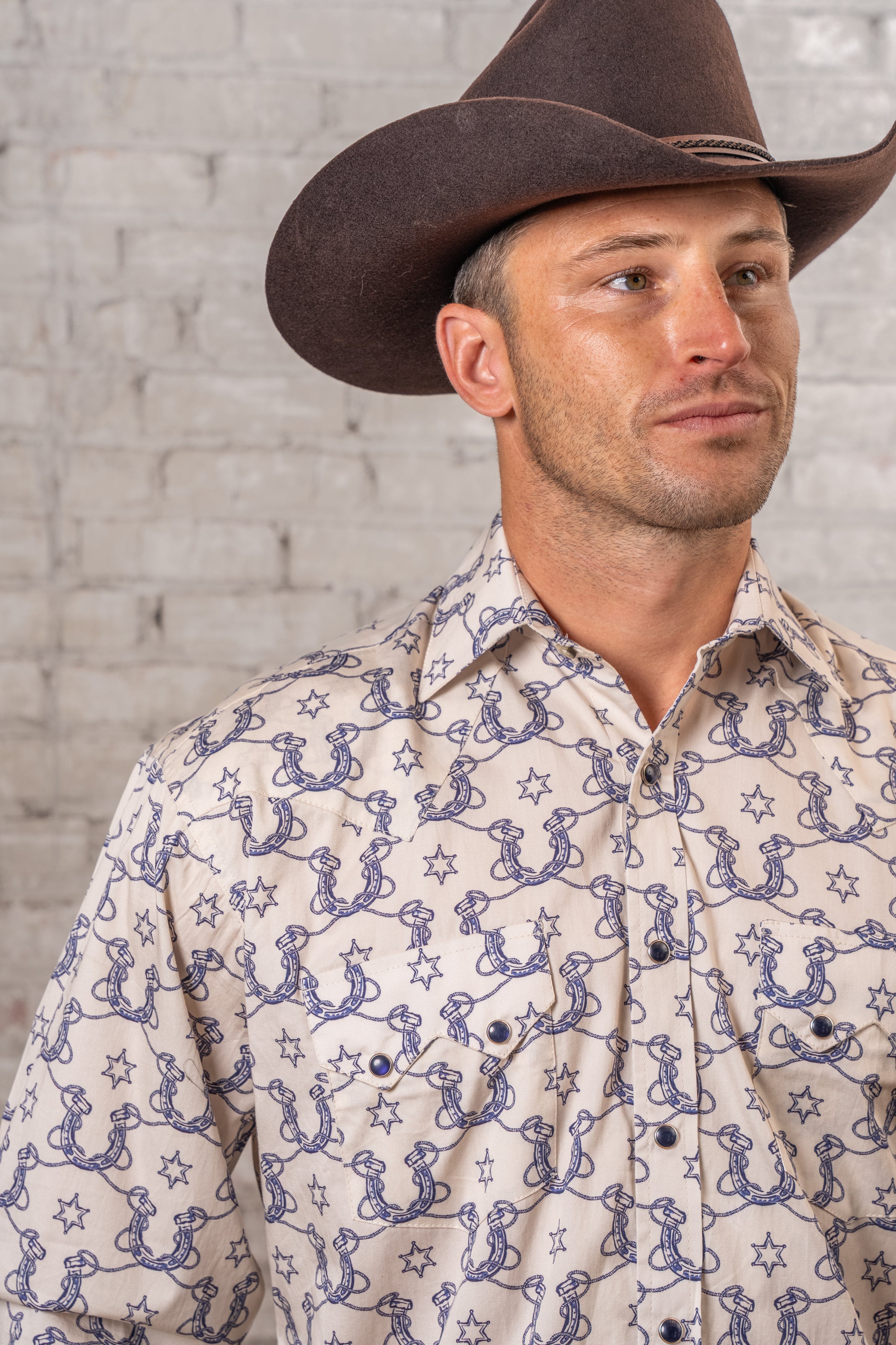 Men’s Natural Horseshoe Print Western Shirt