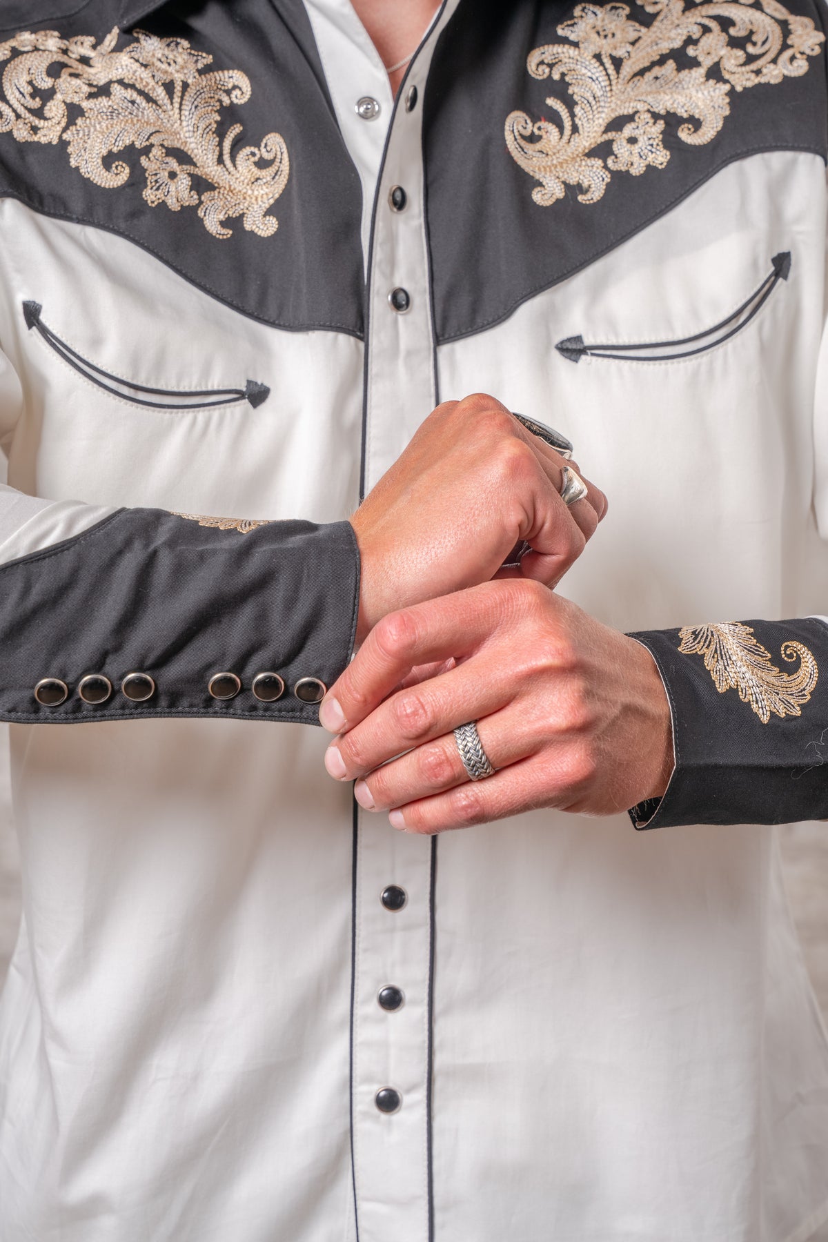 Men’s Vintage 2-Tone Khaki & Black Floral Embroidered Western Shirt