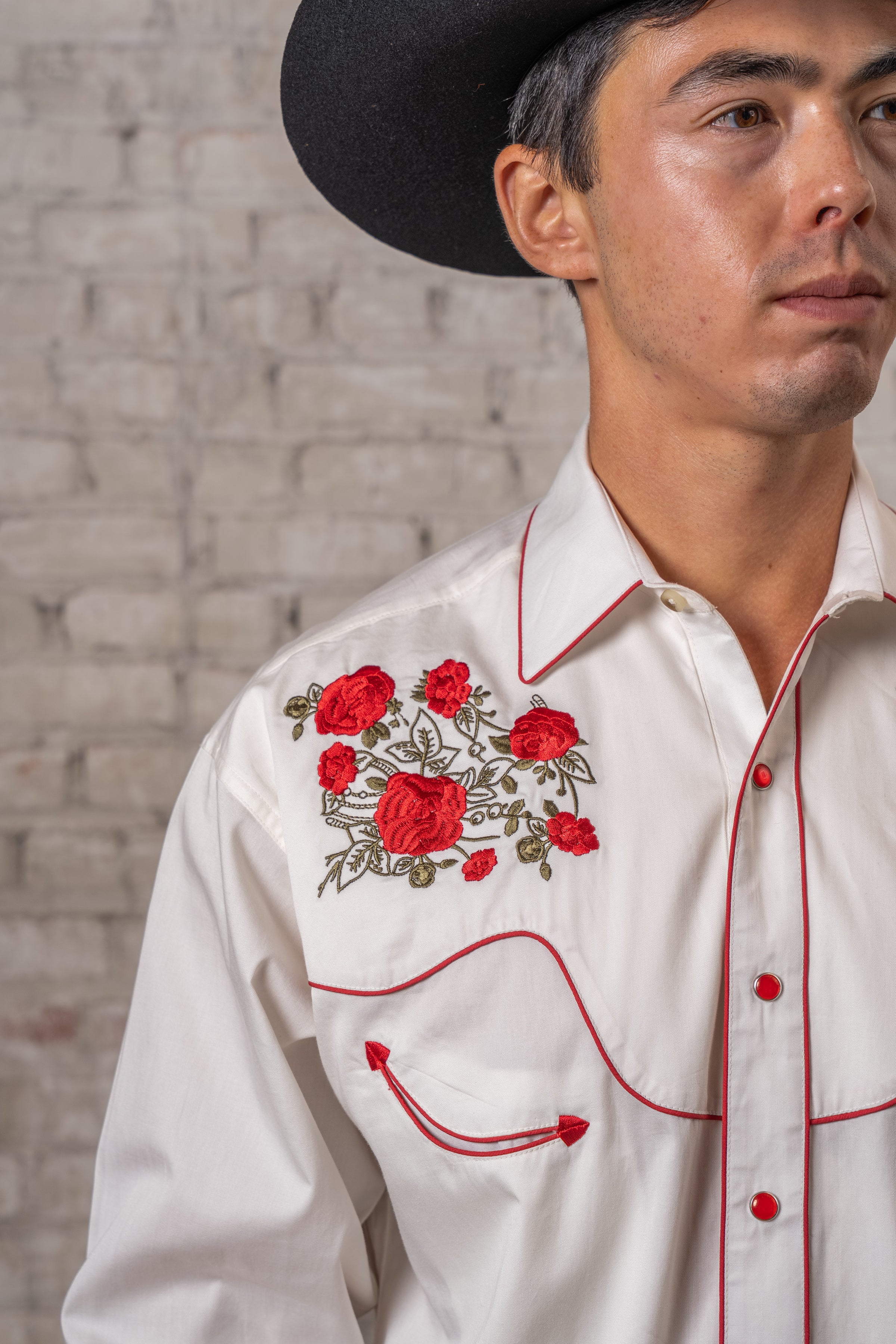 Men's Ivory Red Roses and Steerhead Embroidered Western Shirt