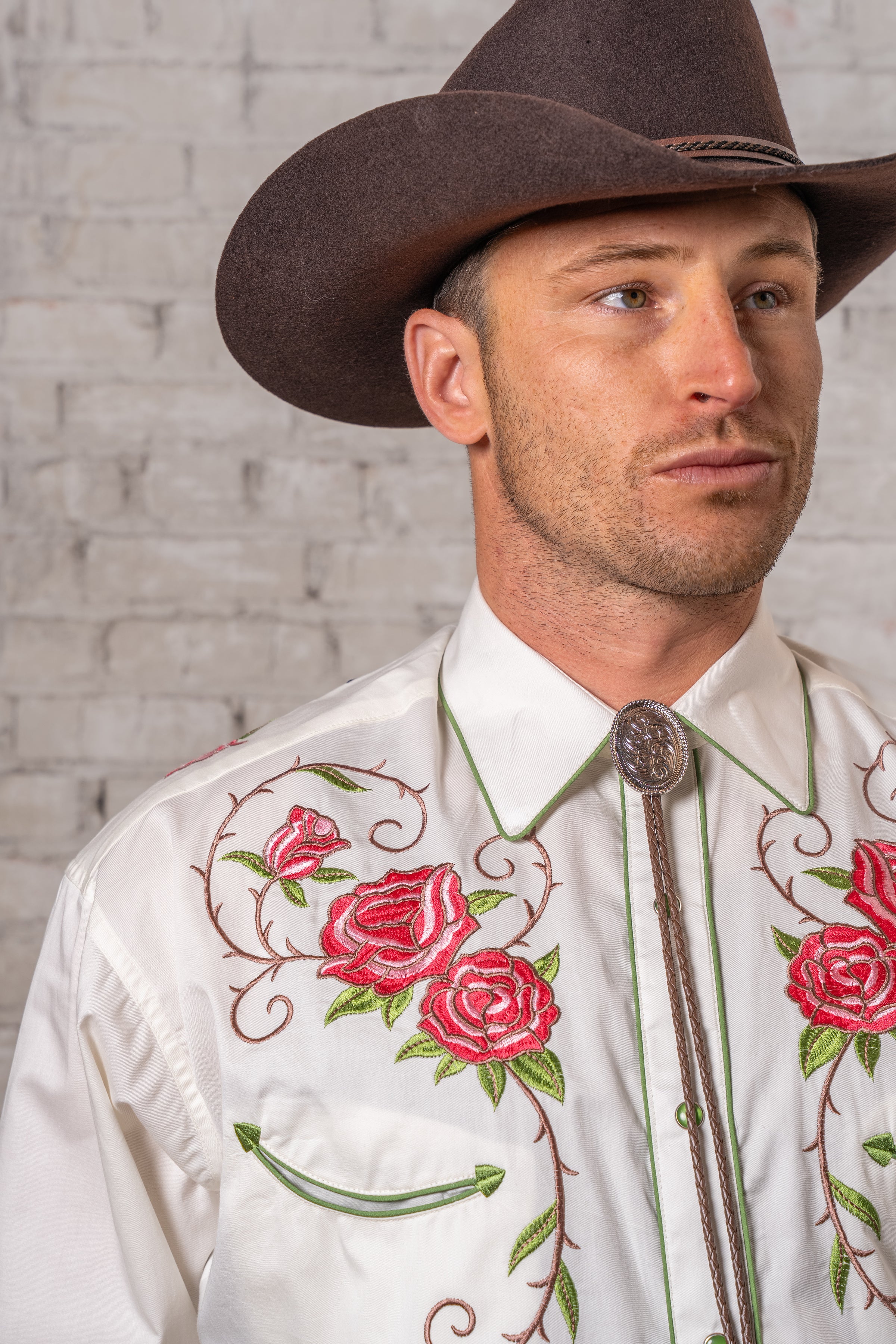 Men’s Longhorn & Floral Embroidered Western Shirt in Ivory
