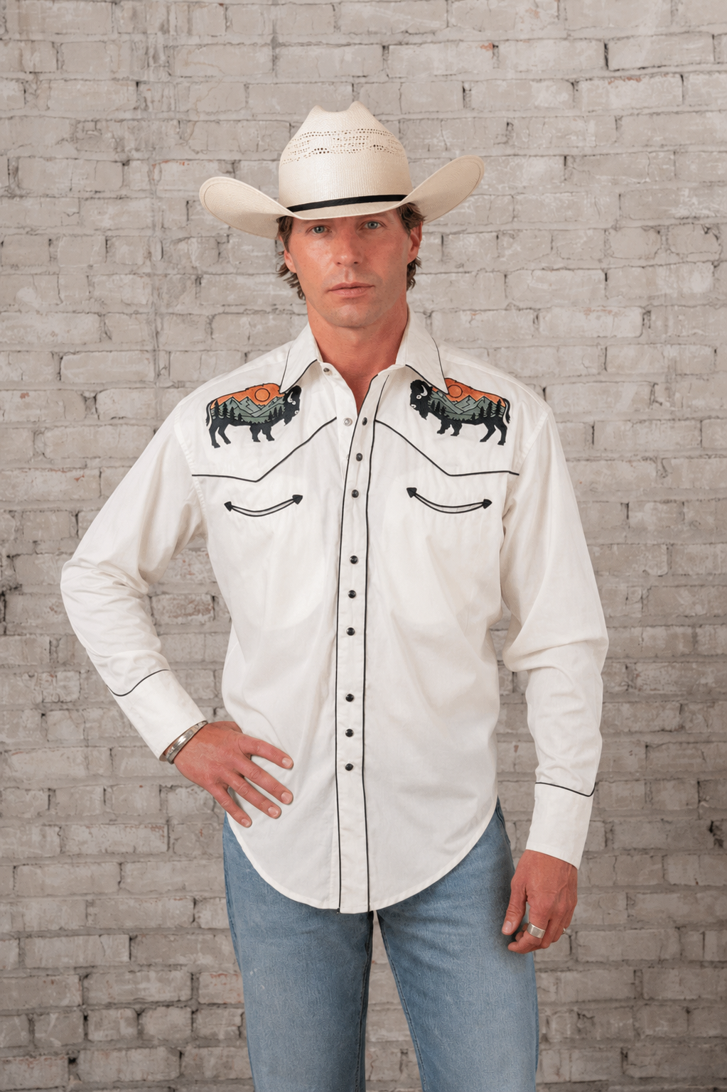 Men’s Ivory Bison & Mountain Embroidered Western Shirt