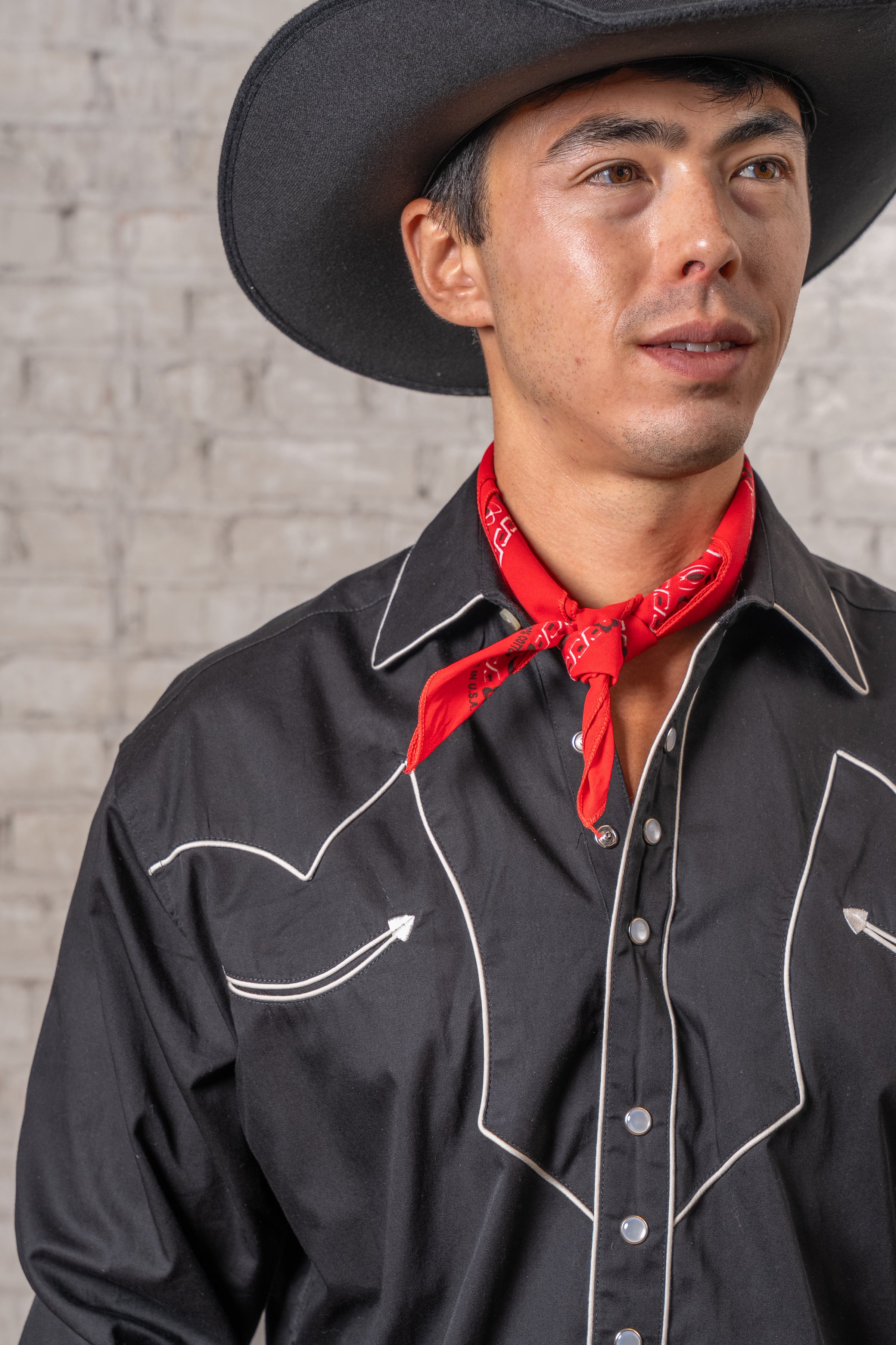 Men's Vintage Solid Black Western Shirt with Piped Lightning Yokes