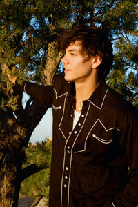 Men's Vintage Solid Black Western Shirt by Rockmount Ranch Wear with embroidered arrow smile pockets