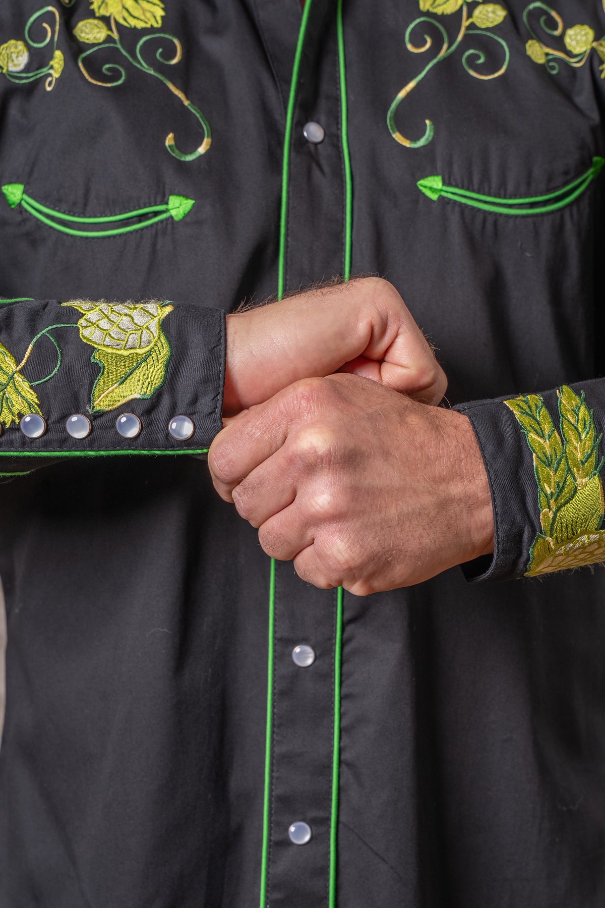 Men's Vintage Black Beer Hops Embroidered Western Shirt