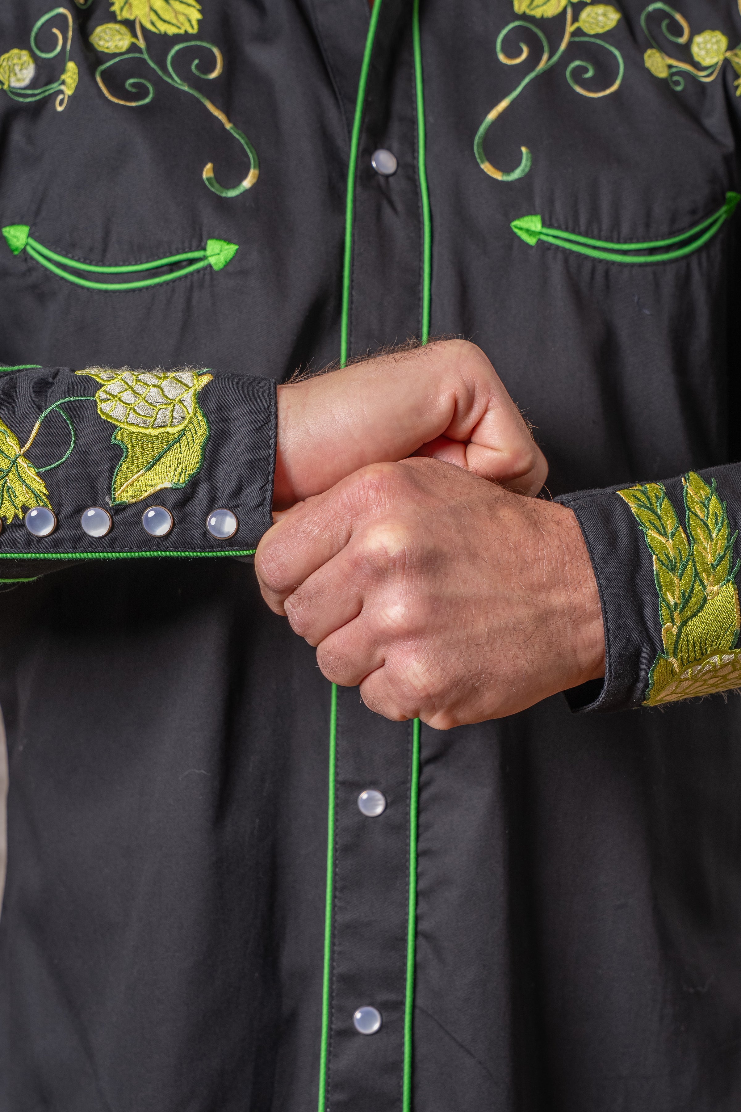 Men's Vintage Black Beer Hops Embroidered Western Shirt