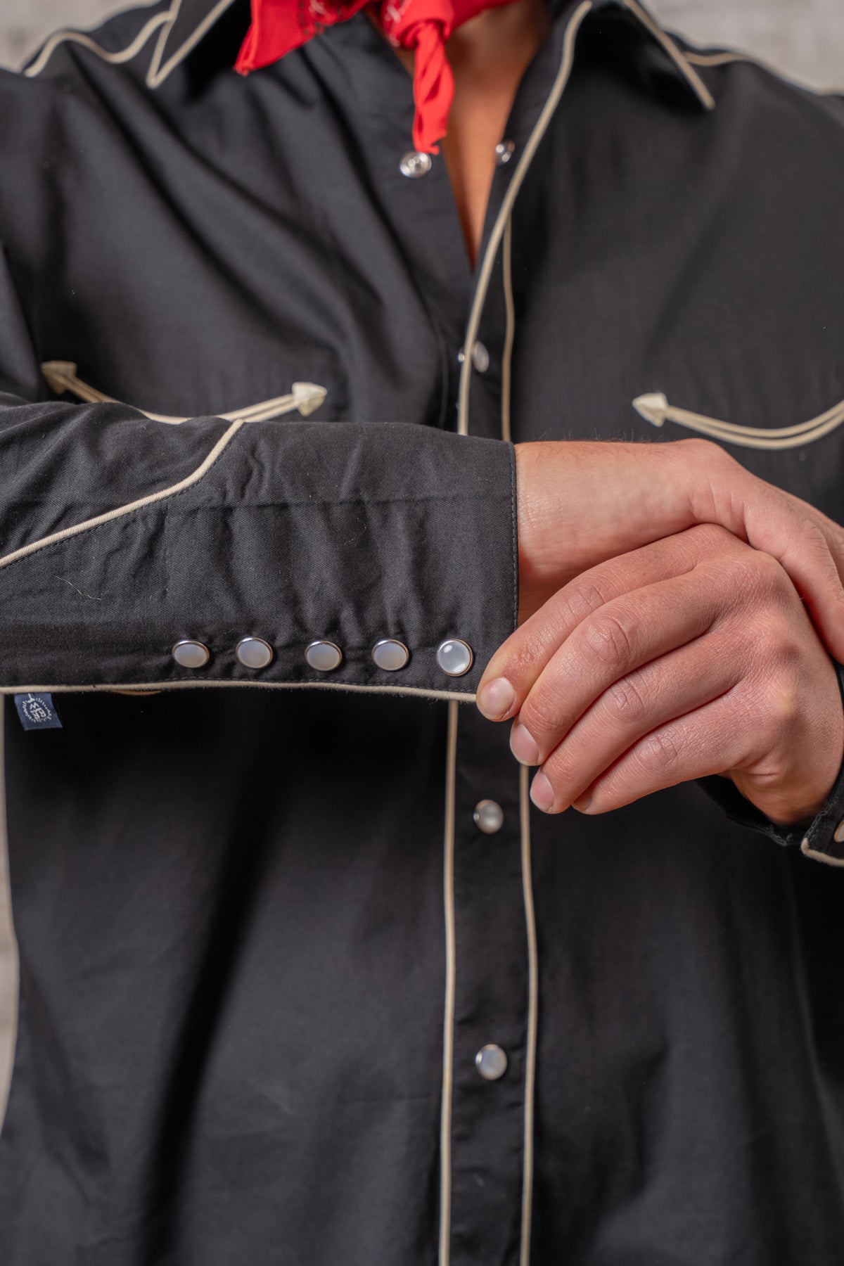 Men's Signature Solid Black Western Shirt with Smile Pockets