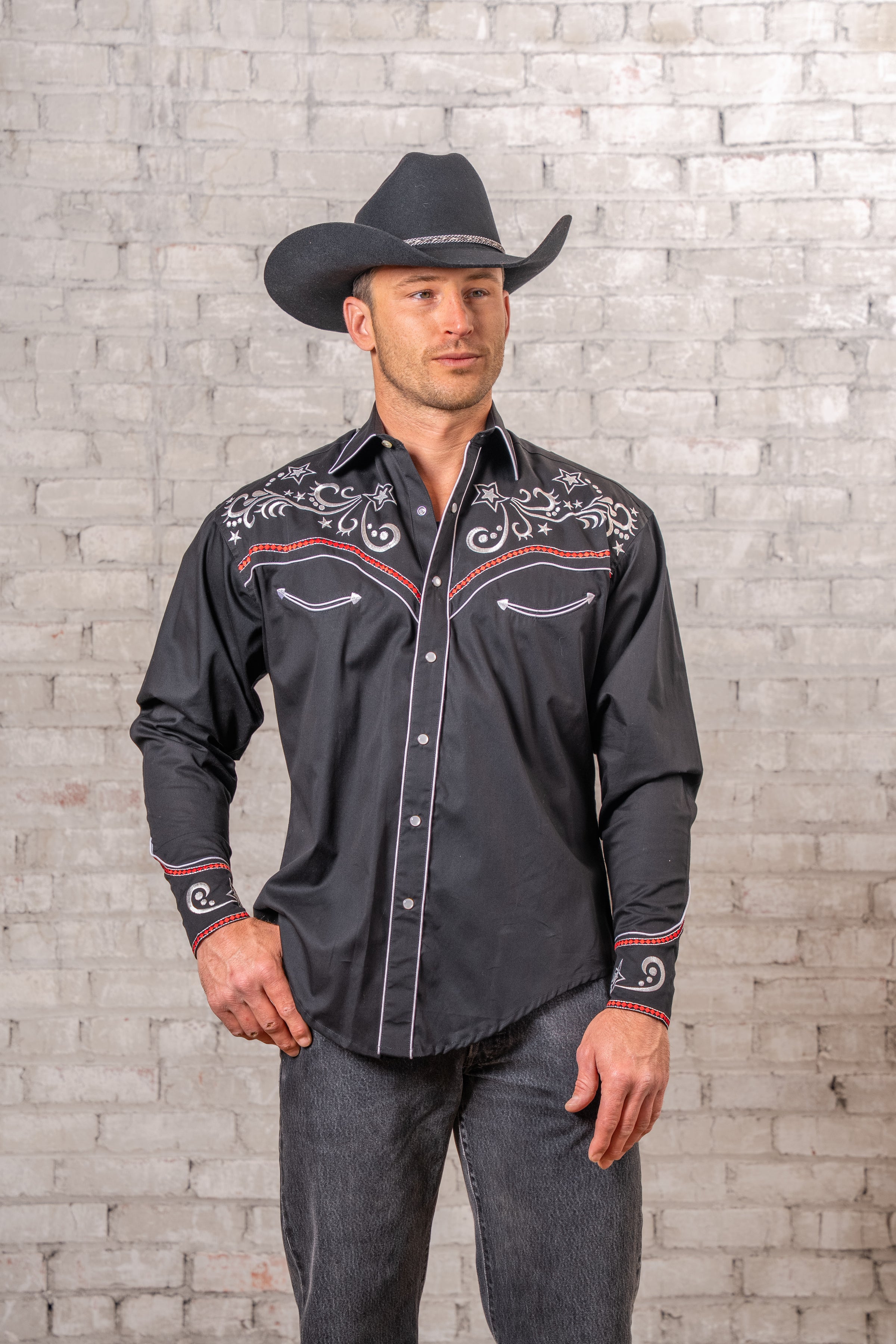 Men’s Vintage Black Stars & Scrolls Embroidered Western Shirt