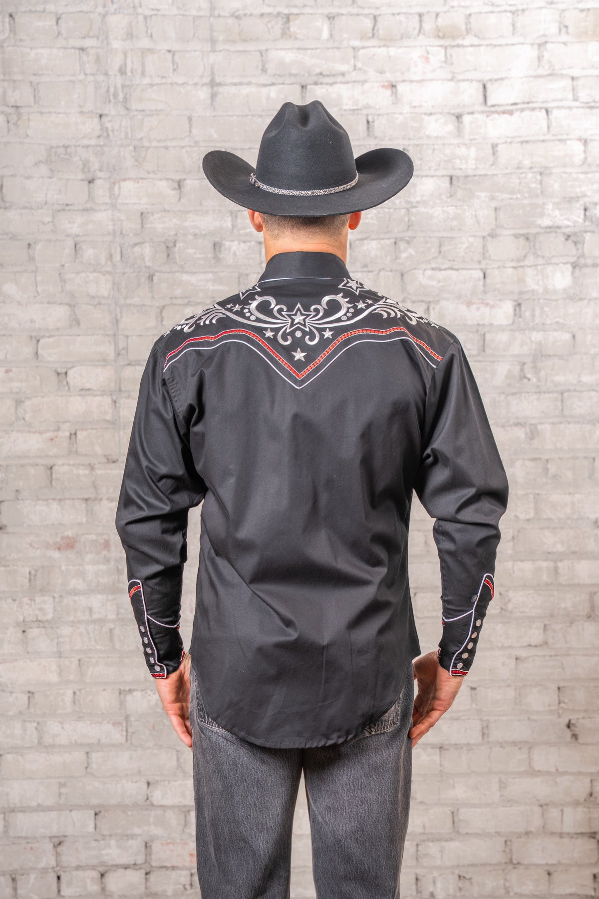 Men’s Vintage Black Stars & Scrolls Embroidered Western Shirt