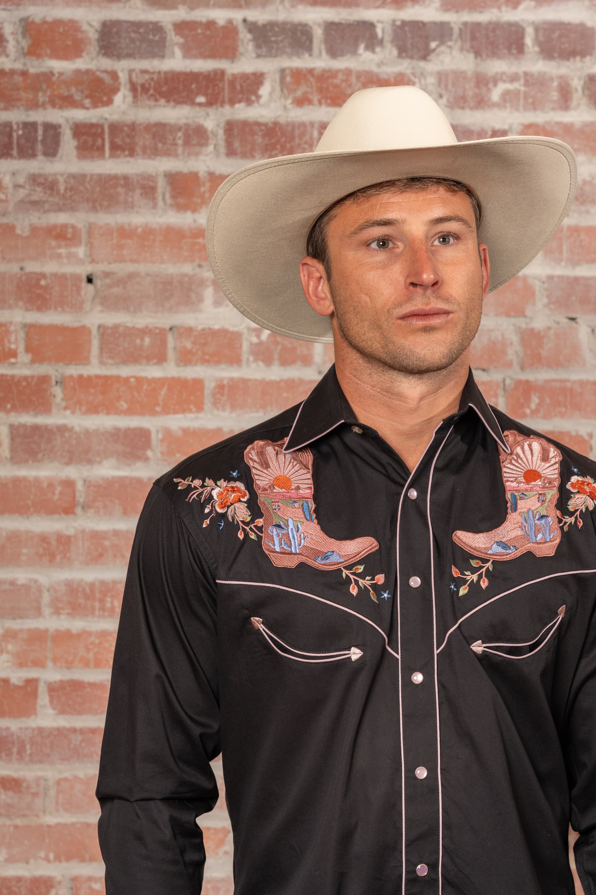 Men’s Black Sunrise Boot & Floral Embroidered Western Shirt