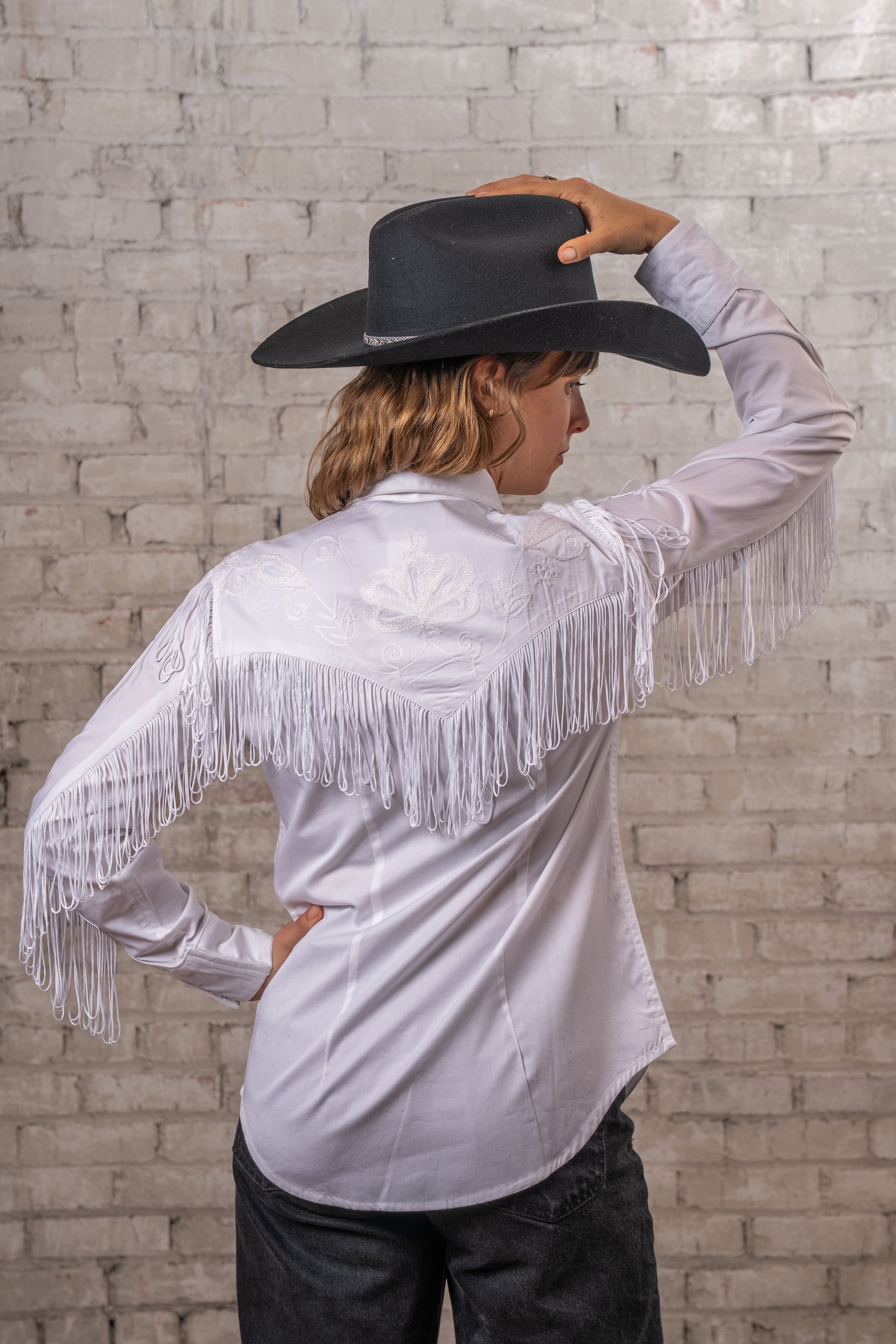 Women's Vintage White Fringe Embroidered Western Shirt