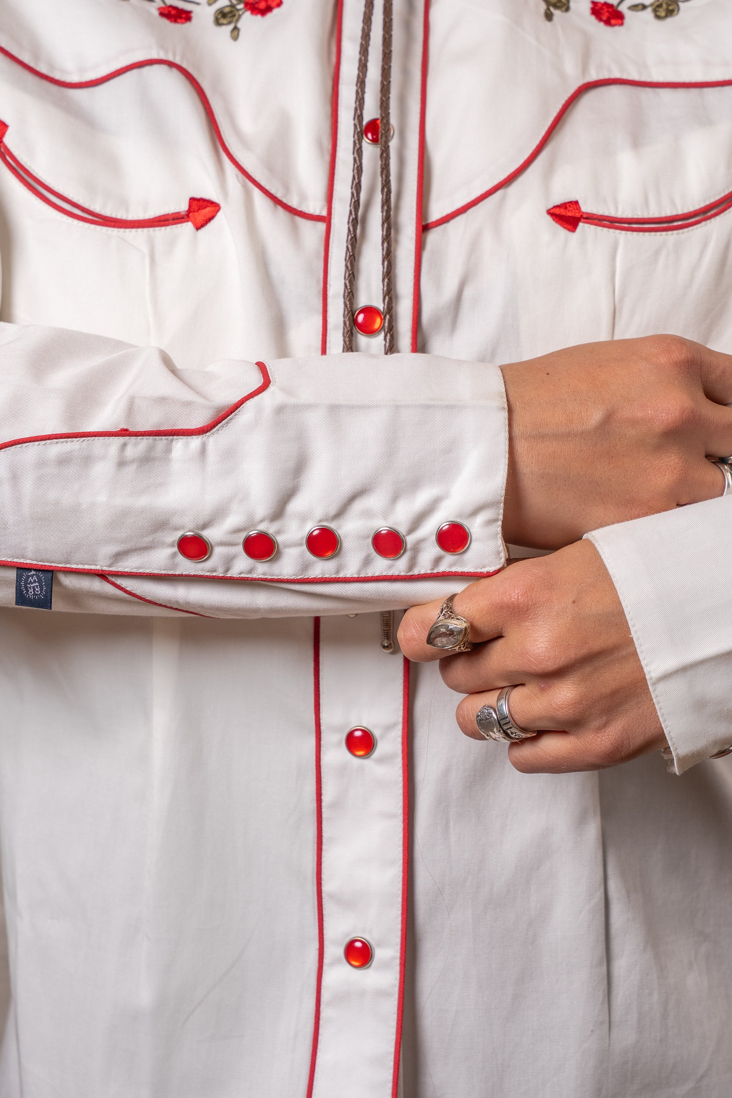 Women's Ivory Red Roses and Steerhead Embroidered Western Shirt