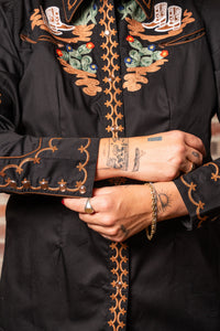 Women's Vintage Cactus & Cowgirl Boots Embroidered Western Shirt in Black