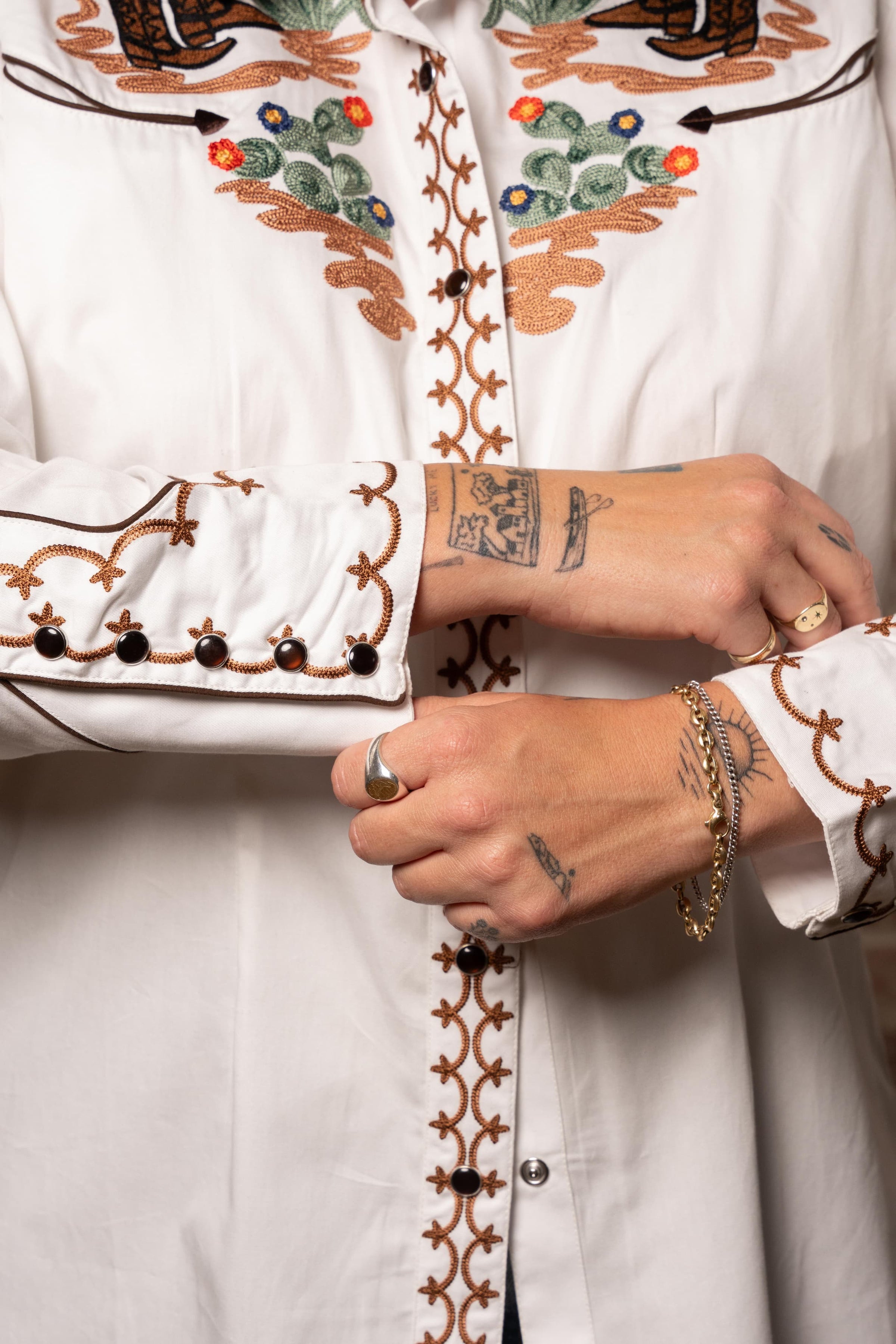 Women's Vintage Ivory Cactus & Cowgirl Boots Embroidered Western Shirt