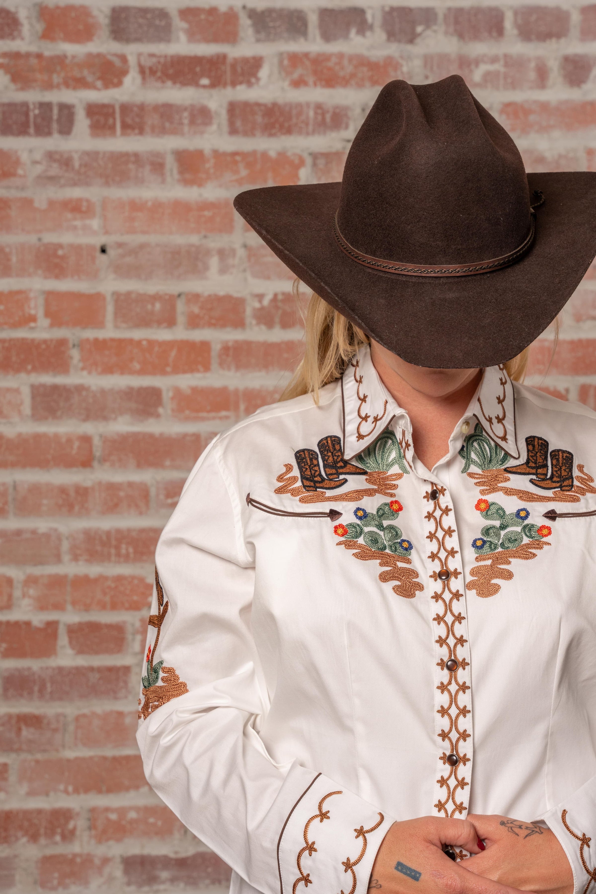 Women's Vintage Ivory Cactus & Cowgirl Boots Embroidered Western Shirt