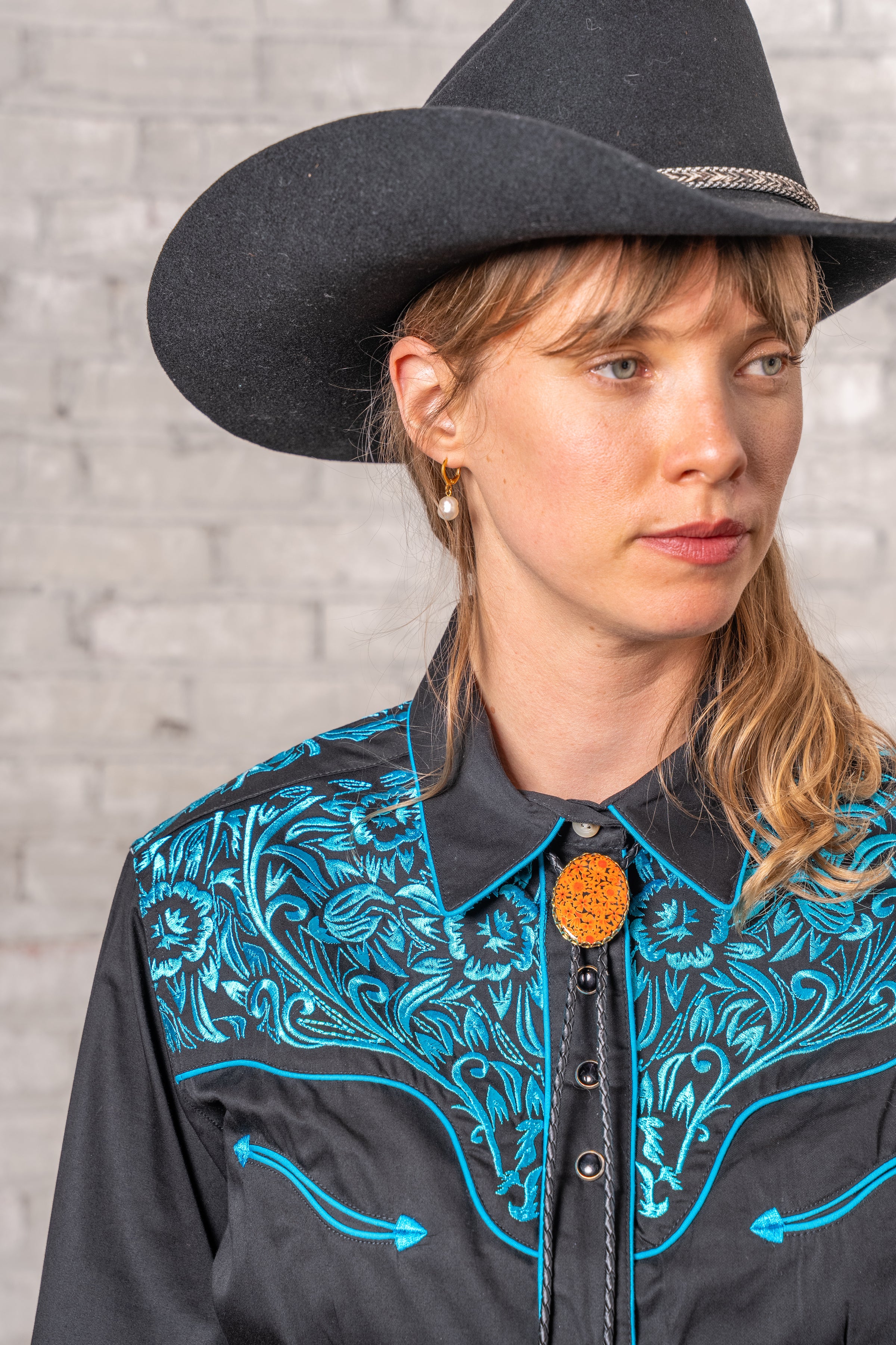 Women's Vintage Black & Turquoise Tooling Embroidered Western Shirt