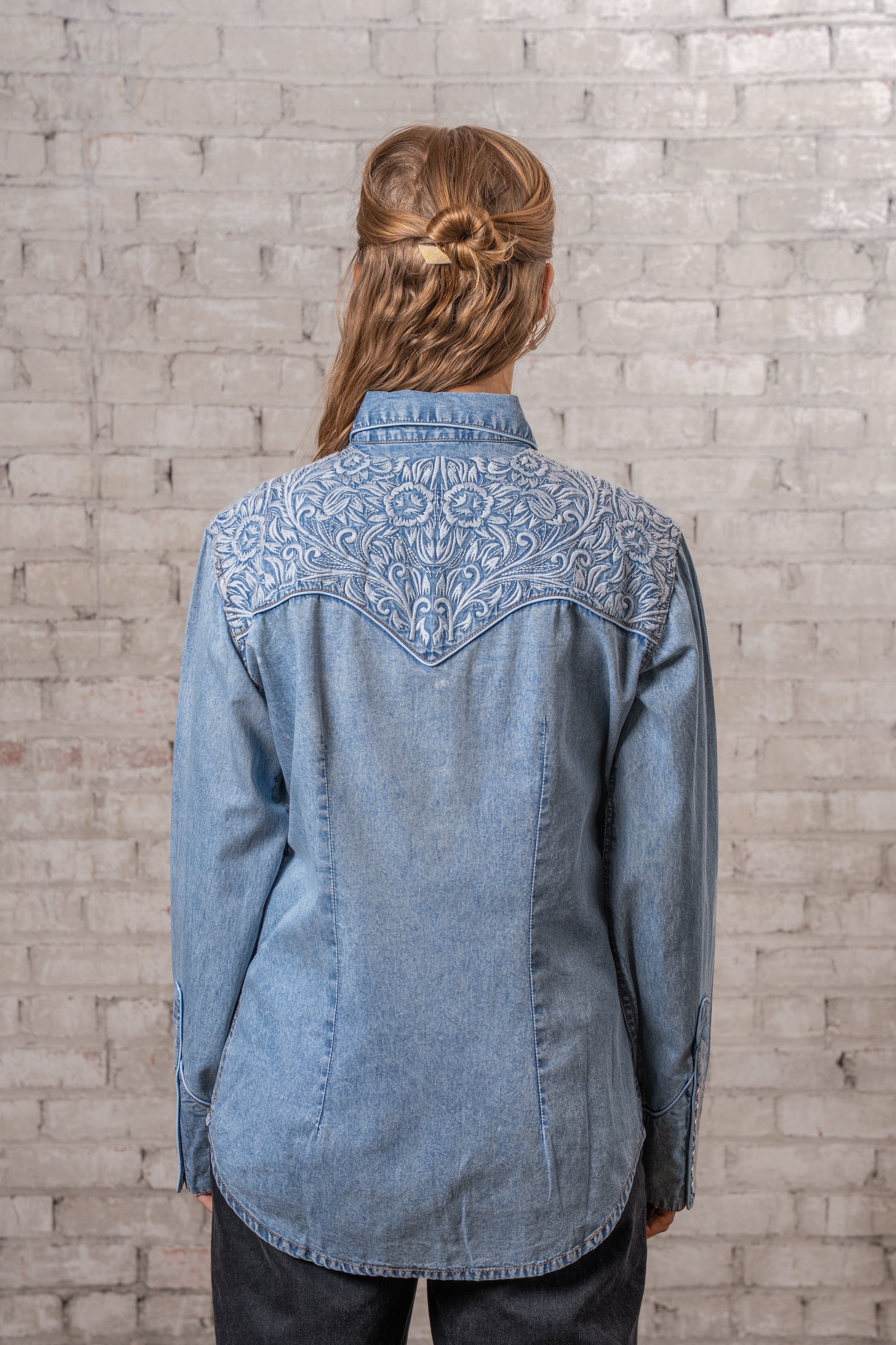 Women's Vintage Denim & Blue Tooling Embroidered Western Shirt