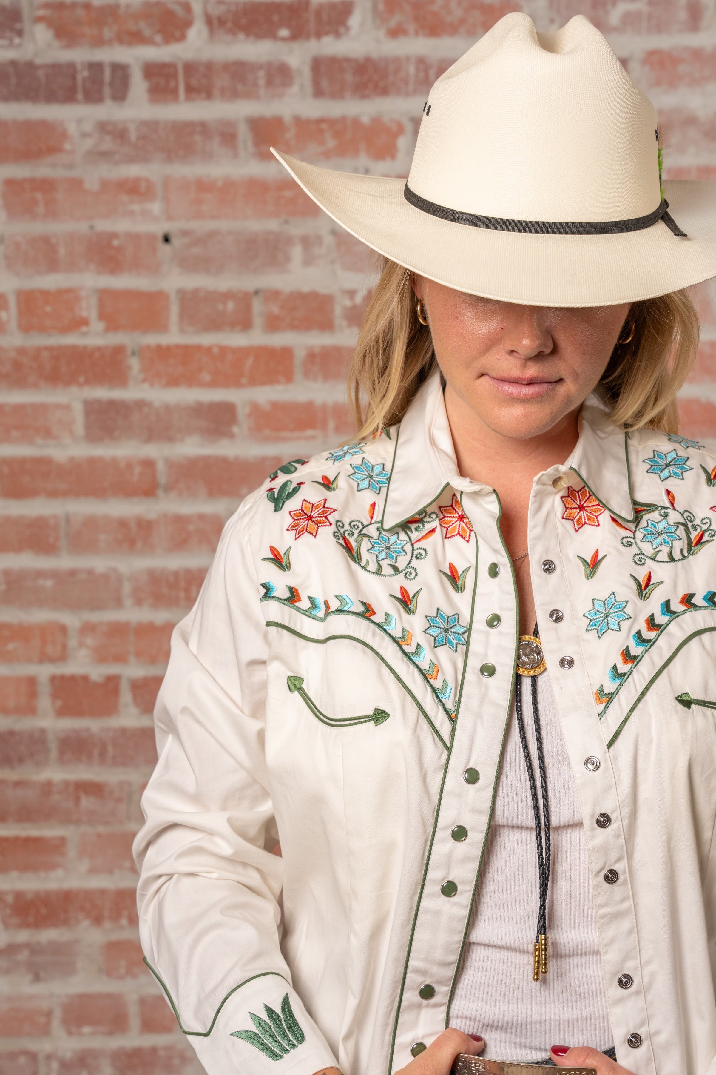 Women's Ivory Agave Cactus Floral Embroidered Western Shirt