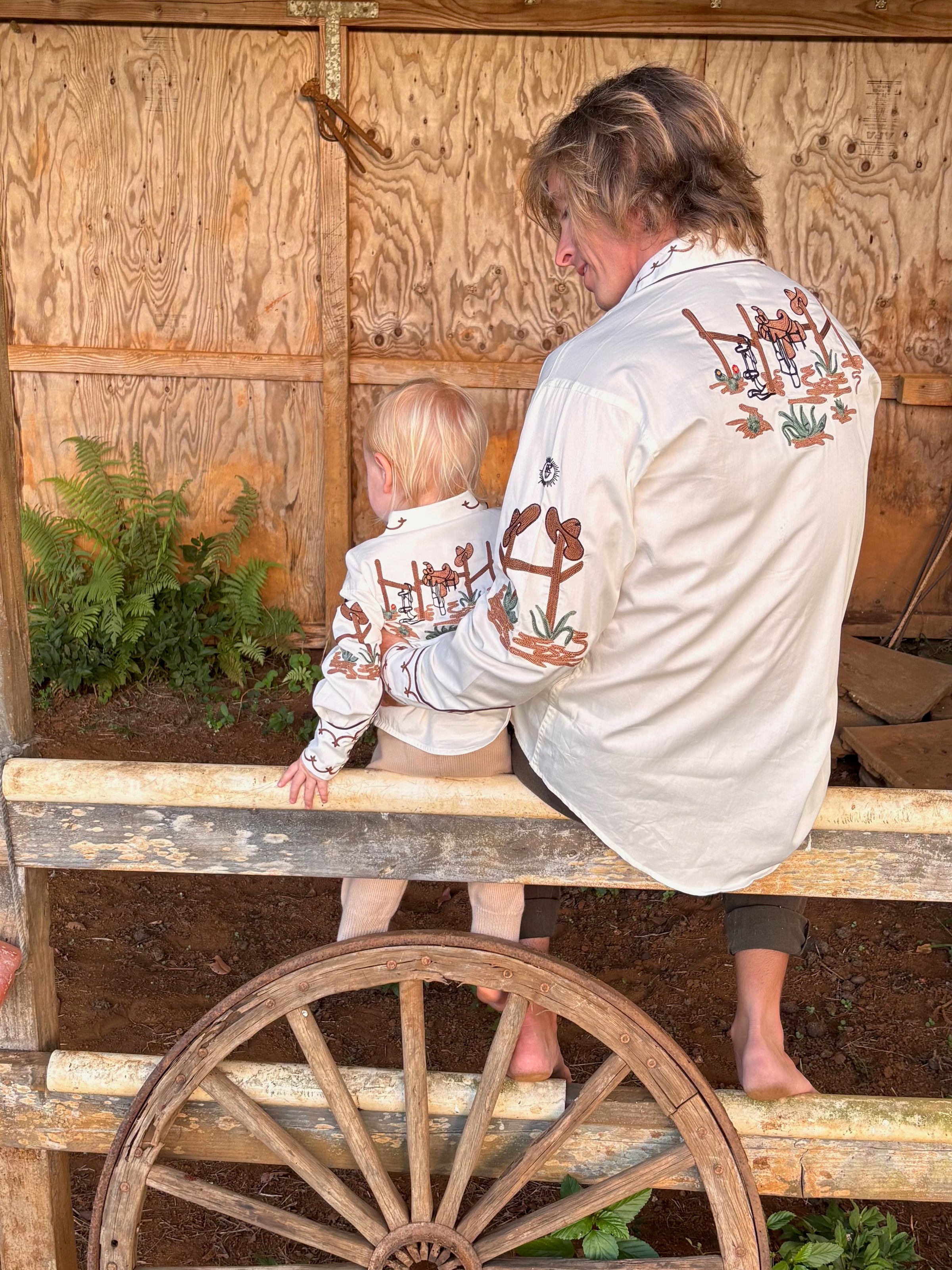 Men's Cactus & Cowboy Boots Embroidered Western Shirt in Ivory
