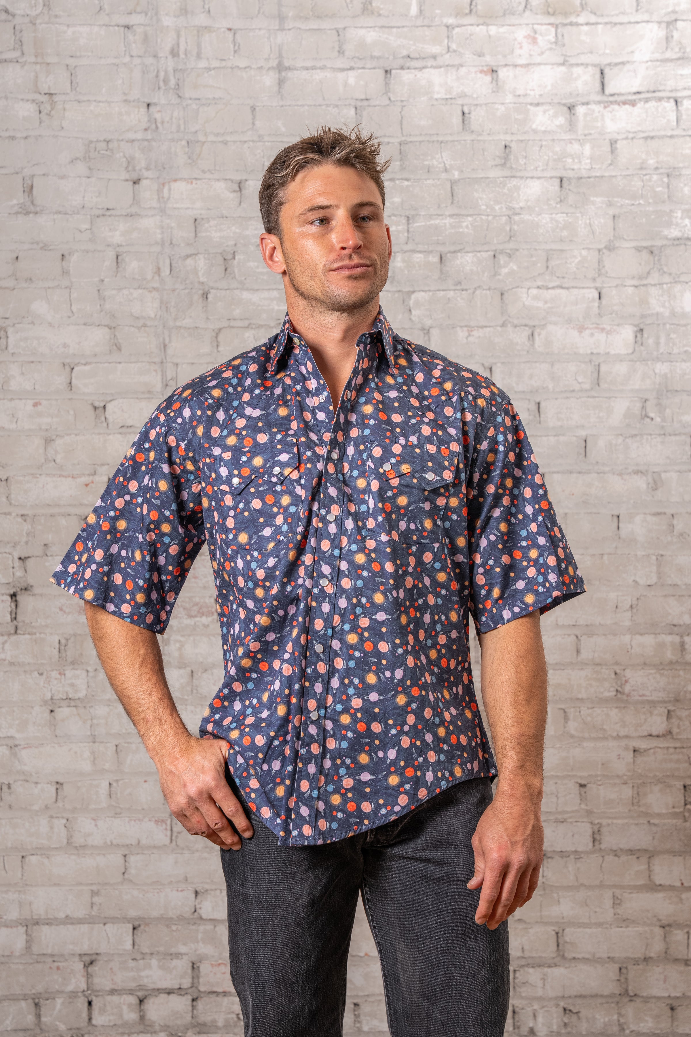 Men’s Solar System Short Sleeve Print Western Shirt in Navy