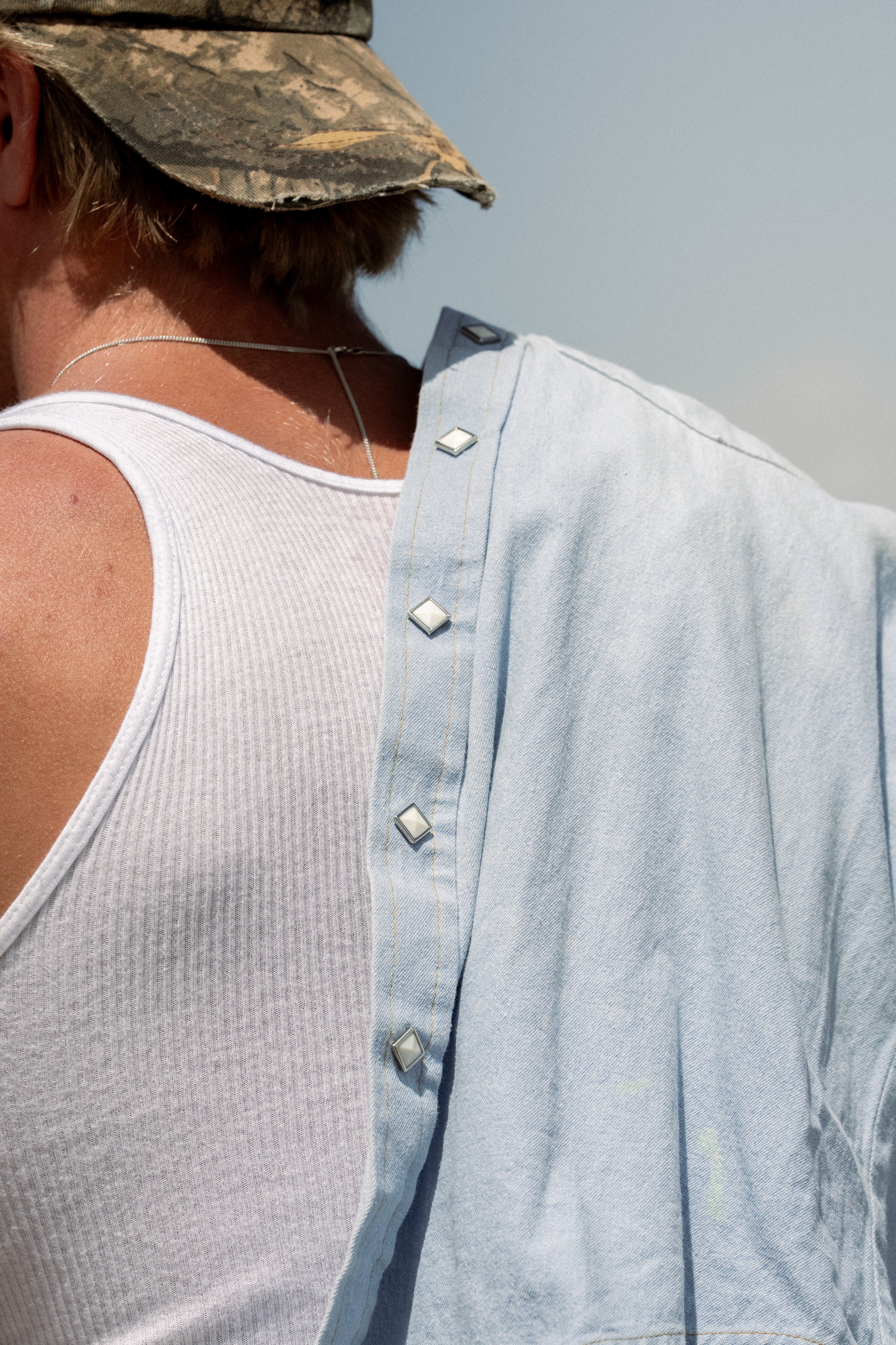 Men's Stonewashed Denim Sawtooth Western Shirt in Sky Blue